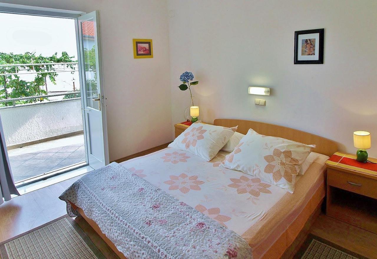 Apartments Biserka 拉布 外观 照片