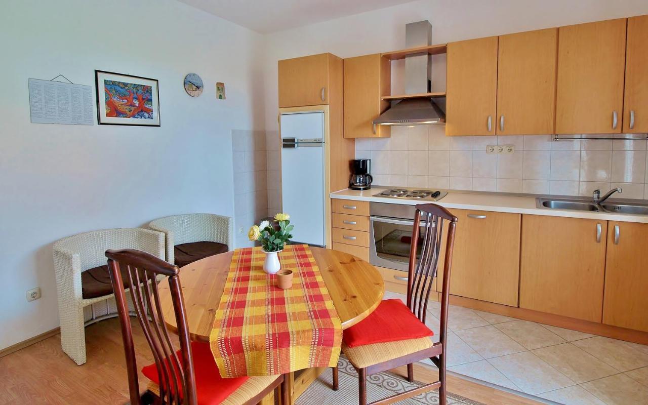 Apartments Biserka 拉布 外观 照片