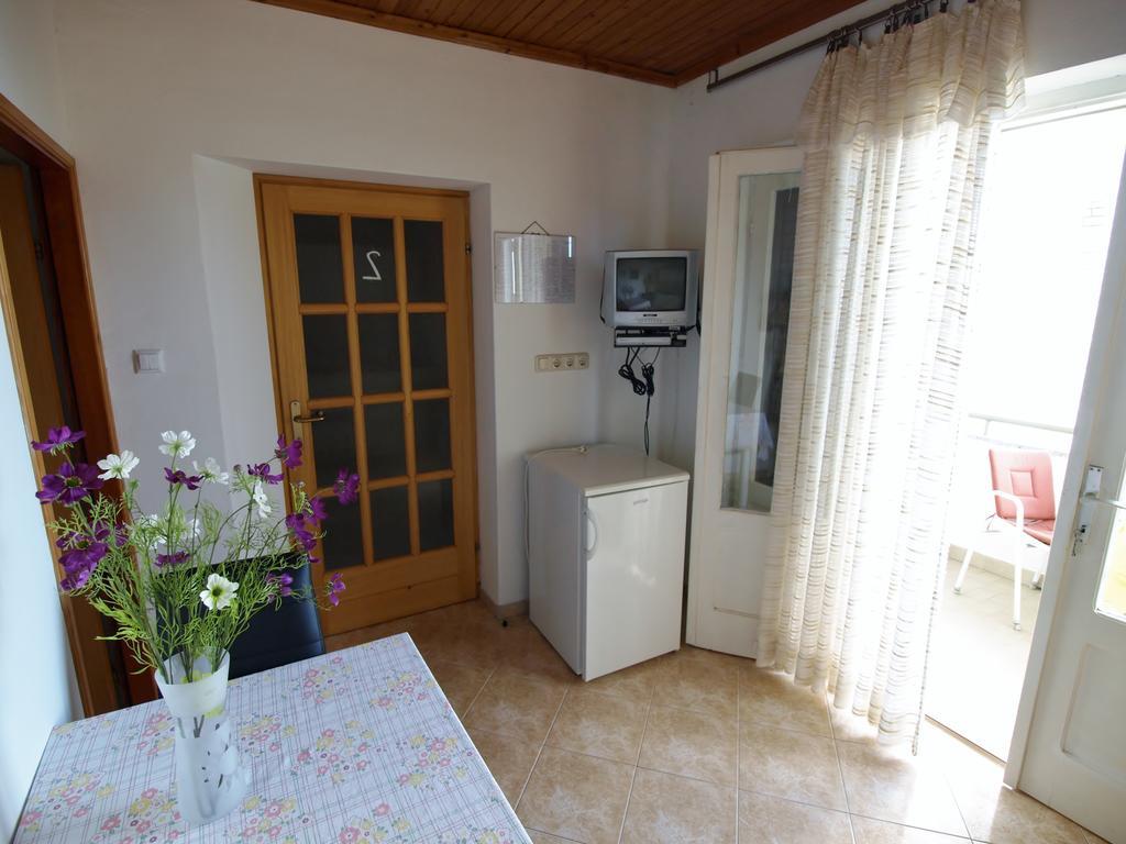 Apartments Biserka 拉布 外观 照片